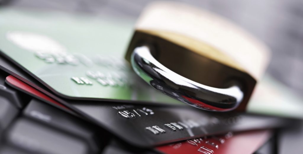 Czy bankowe karty zbliżeniowe są bezpieczne?