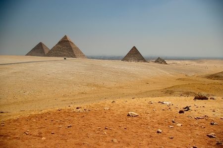 5826243 – the egyptian pyramids with desert