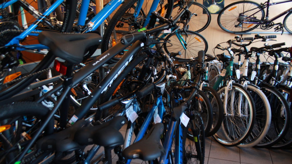 Ile kosztuje „kredyt rowerowy”? Prześwietlamy bankowe pożyczki na dwa kółka. Niektóre są naprawdę tanie!