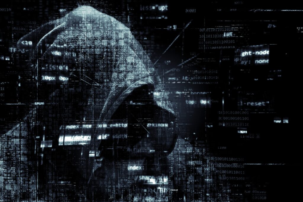Z powodu pandemii (ale nie tylko) staliśmy się bardziej aktywni w internecie. I kusimy cyberprzestępców. Jak technologie i my sami możemy się przed nimi chronić?