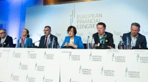 Prezesi (byli i obecni) banków debatują czy stać ich na wakacje (zdjęcie: Europejski Kongres Finansowy)