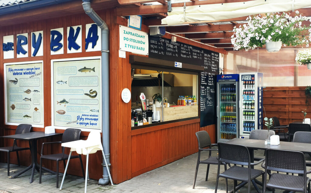 Ile za rybkę, gofra, piwo? Pojechałem nad polskie morze i dla Was sprawdziłem. Nadmorska drożyzna? „Turystyczne” ceny? Paragony grozy? A może wcale nie?