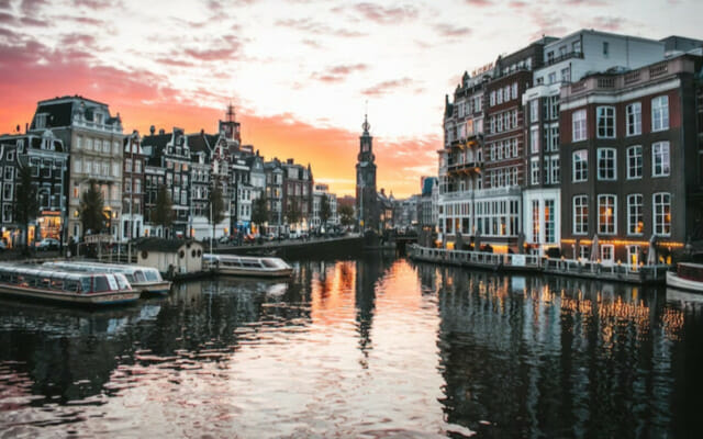 amsterdam to jedno z najdroższych dla turysów europejskich miast